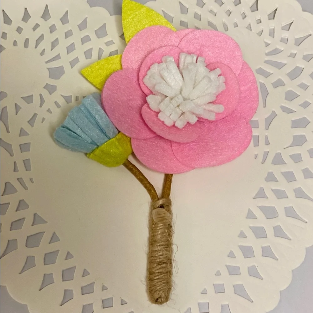 Mother’s Day Flower Corsage Keepsake • Felt flower bouquet pin on corsage
